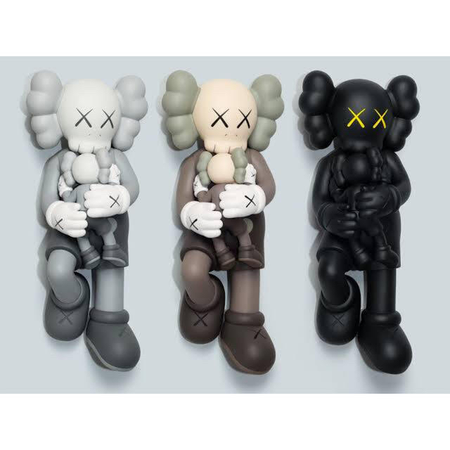人気定番格安】 KAWS:HOLIDAY SINGAPORE3色セットの通販 by sana