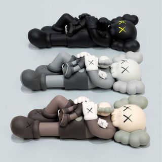 メディコムトイ(MEDICOM TOY)の【チェリ様専用】KAWS:HOLIDAY SINGAPORE3色セット(フィギュア)