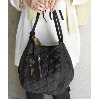 シップス(SHIPS)の美品　ships any 別注　Folna: 2WAY キルティングバッグ(ショルダーバッグ)