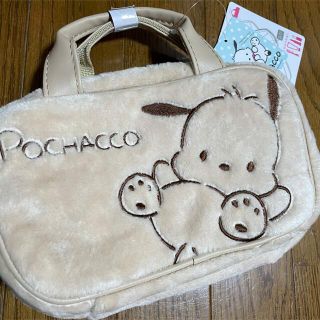 サンリオ(サンリオ)の【新品】ポチャッコ もこもこ 多機能ポーチ 化粧ポーチ バッグ(ポーチ)