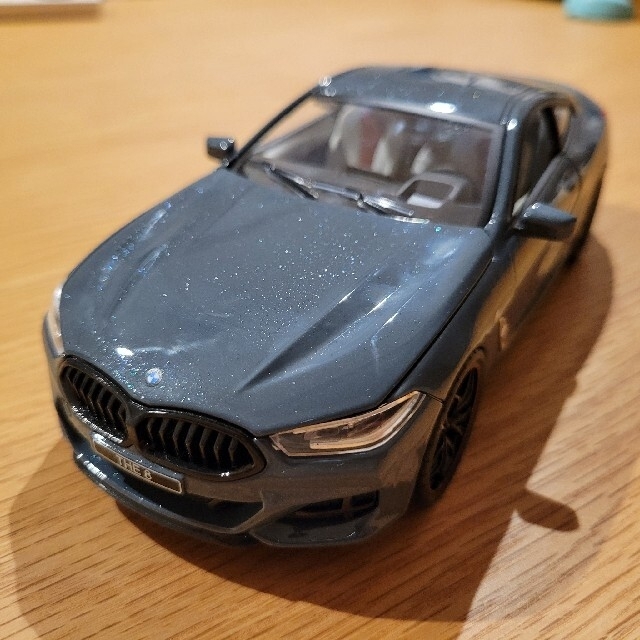 BMW M8 ミニカー