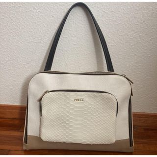 フルラ(Furla)のフルラ　ショルダーバッグ(ショルダーバッグ)