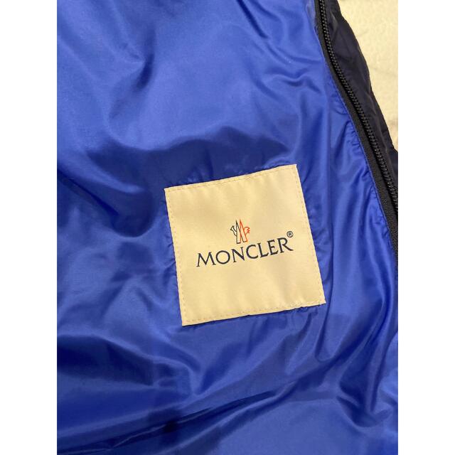 MONCLER(モンクレール)のMONCLER ダウンベスト メンズのジャケット/アウター(ダウンベスト)の商品写真