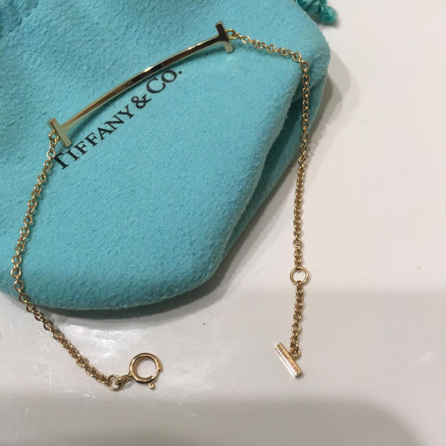 Tiffany & Co.(ティファニー)のティファニーTスマイルブレスレット レディースのアクセサリー(ブレスレット/バングル)の商品写真