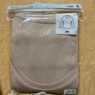 ジーユー(GU)の未使用GU ジーユー　フライスクルーネックTシャツ　ピンク　長袖　S(Tシャツ(長袖/七分))