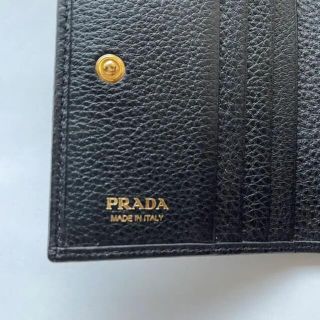 PRADA★ 人気カラー、ソフトレザーデザイン折りたたみコンパクトウォレットレザー100%サイズ