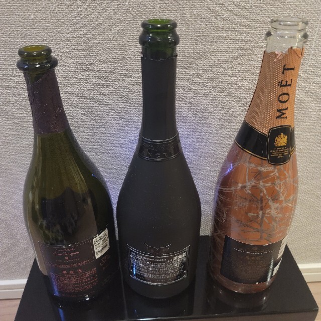 Dom Pérignon(ドンペリニヨン)の光るピンクのシャンパン空瓶3本セット！ インテリア/住まい/日用品のインテリア小物(置物)の商品写真