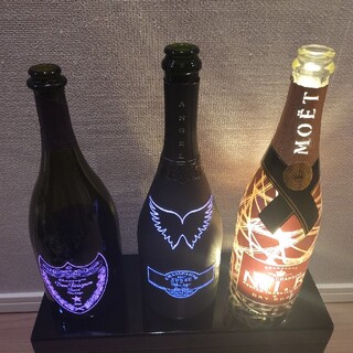 ドンペリニヨン(Dom Pérignon)の光るピンクのシャンパン空瓶3本セット！(置物)