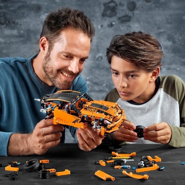 Lego(レゴ)の【未開封正規品】レゴ 42093 テクニック シボレー コルベット ZR1 エンタメ/ホビーのおもちゃ/ぬいぐるみ(模型/プラモデル)の商品写真