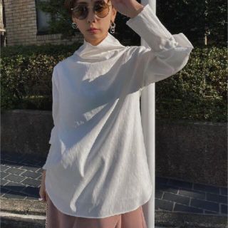 アメリヴィンテージ(Ameri VINTAGE)のAmeriVINTAGE★新品タグ付HIGH NECK BLOUSEホワイト(シャツ/ブラウス(長袖/七分))