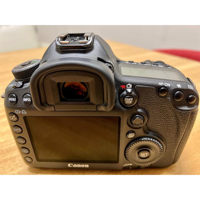 Canon(キヤノン)のキャノン EOS 5D MarkⅢ ＆ BG-E11 スマホ/家電/カメラのカメラ(デジタル一眼)の商品写真