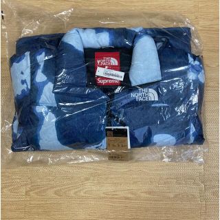 シュプリーム(Supreme)のSupreme TNF Bleached Denim Print Nuptse (ダウンジャケット)