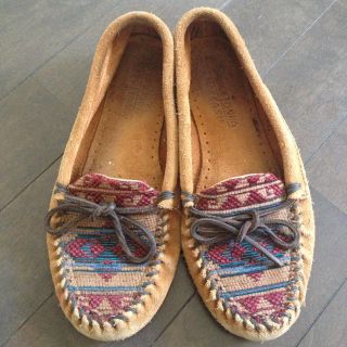 ミネトンカ(Minnetonka)のミネトンカのモカシンフラットシューズ(ローファー/革靴)