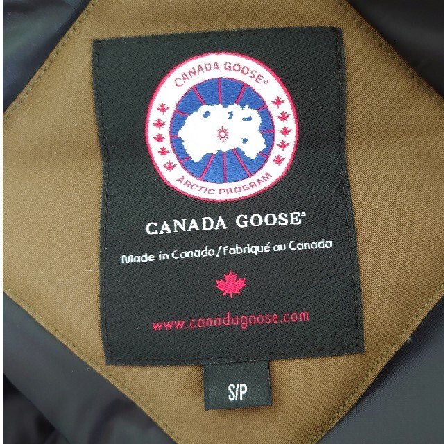 CANADA GOOSE(カナダグース)のカナダグース　ヴィクトリアパーカー レディースのジャケット/アウター(ダウンジャケット)の商品写真