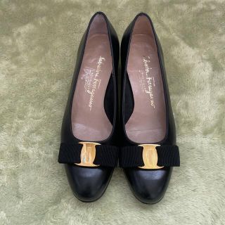 サルヴァトーレフェラガモ(Salvatore Ferragamo)のフェラガモ パンプス ヴァラ　5 1/2D(ハイヒール/パンプス)