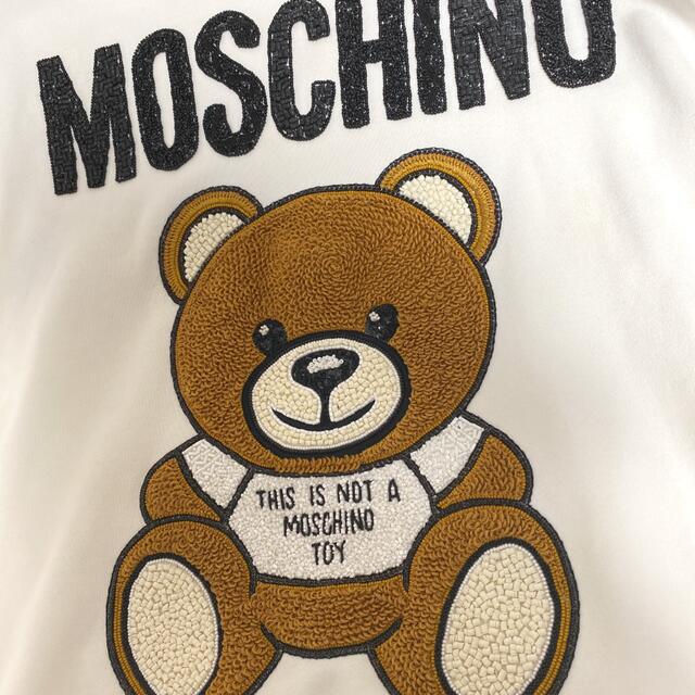 MOSCHINO(モスキーノ)のモスキーノ　パーカー　刺繍　ビーズ レディースのトップス(パーカー)の商品写真