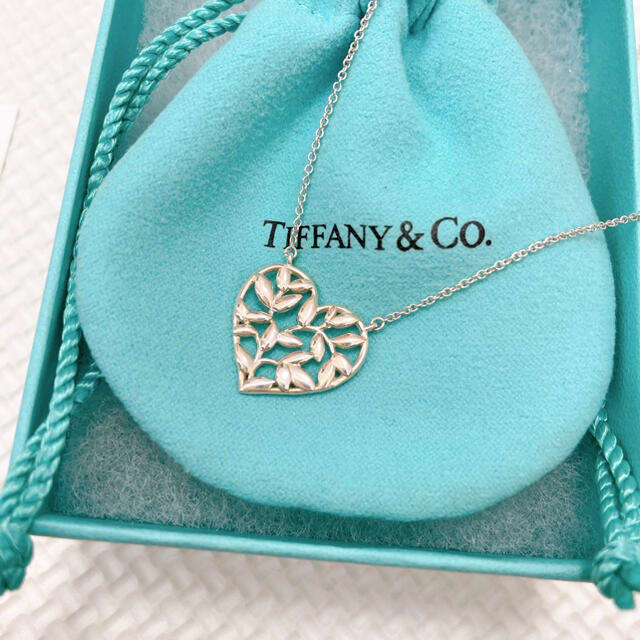 Tiffany オリーブリーフ ハート ネックレスレディース