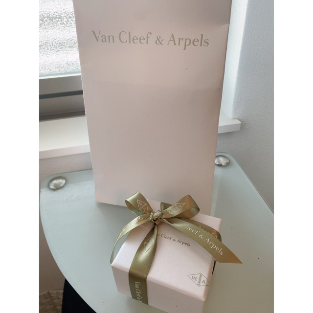 Van Cleef & Arpels(ヴァンクリーフアンドアーペル)の【美品】ヴァンクリーフアンドアーペルズ　ブレスレット レディースのアクセサリー(ブレスレット/バングル)の商品写真