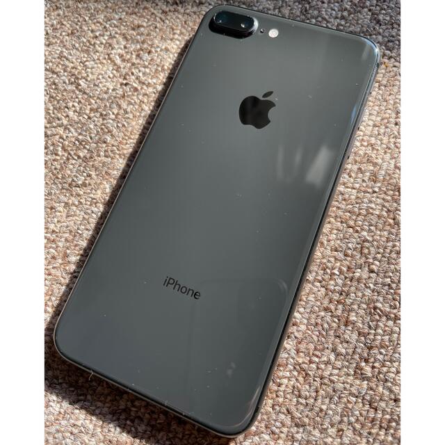 Apple(アップル)のdocomo iPhone8 plus 64gb スペースグレイ スマホ/家電/カメラのスマートフォン/携帯電話(スマートフォン本体)の商品写真