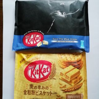 ネスレ(Nestle)のキットカット　全粒粉・ホワイト(菓子/デザート)