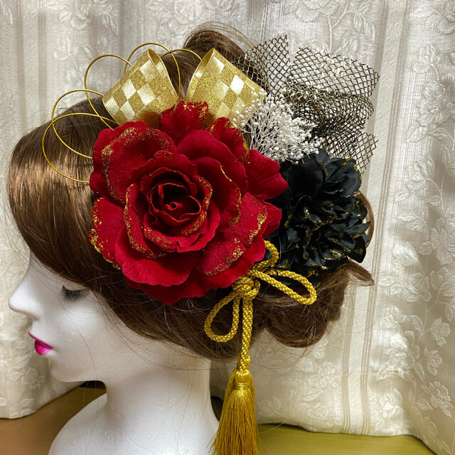 成人式 髪飾り♦️ワインレッドな薔薇 大きなゴールド黒レースリボン♦️髪飾り 成人式