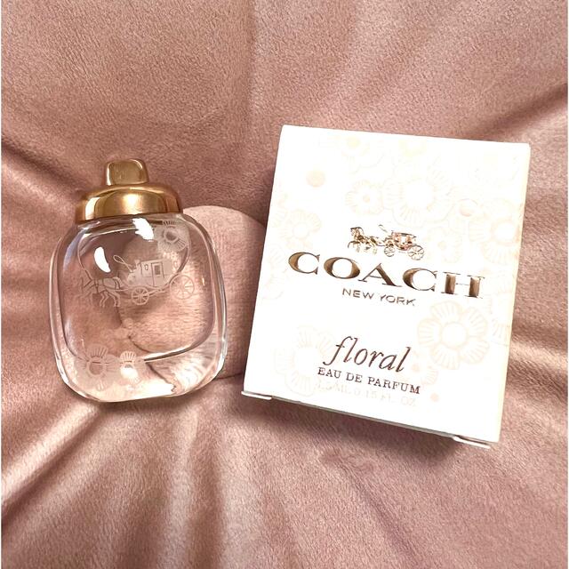 COACH(コーチ)のCOACH フローラル　オードパルファム　4.5mL コスメ/美容の香水(香水(女性用))の商品写真