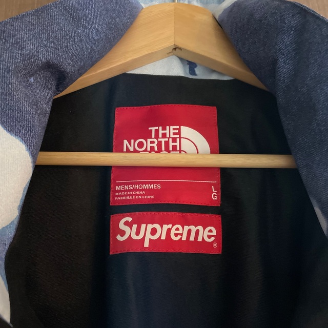 Supreme(シュプリーム)のsupreme tnf マウンテンパーカー　Lサイズ メンズのジャケット/アウター(マウンテンパーカー)の商品写真