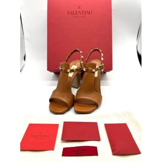 ヴァレンティノガラヴァーニ(valentino garavani)の【極美品】Valentino　スタッズ ヒールサンダル　キャメル　34 1/2(サンダル)