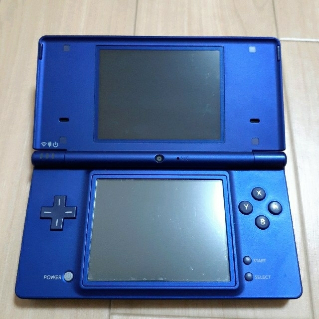 ニンテンドーDS(ニンテンドーDS)のNintendo DSi  本体  +ソフト10本 エンタメ/ホビーのゲームソフト/ゲーム機本体(携帯用ゲーム機本体)の商品写真