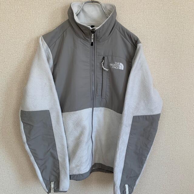 THE NORTH FACE(ザノースフェイス)のThe North Face ノースフェイス　フルジップ　デナリジャケット　白色 レディースのジャケット/アウター(ブルゾン)の商品写真