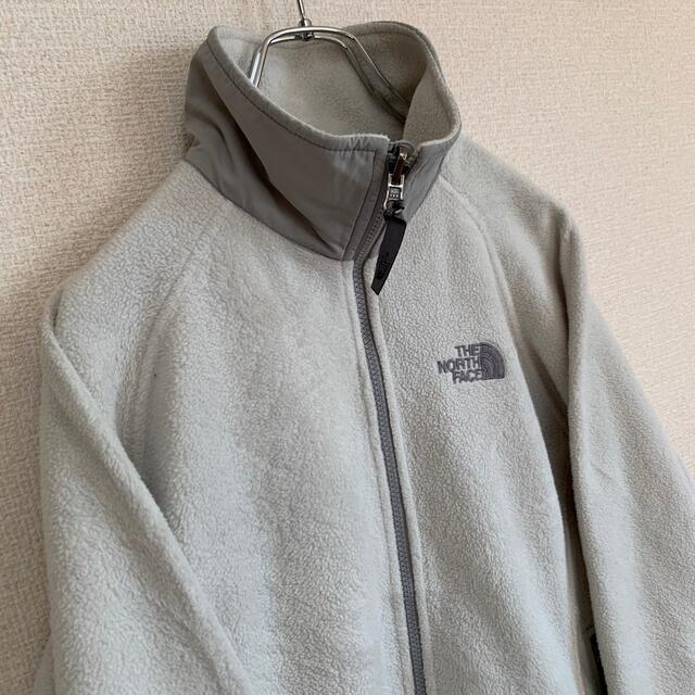 THE NORTH FACE(ザノースフェイス)のThe North Face ノースフェイス　フルジップ　デナリジャケット　白色 レディースのジャケット/アウター(ブルゾン)の商品写真