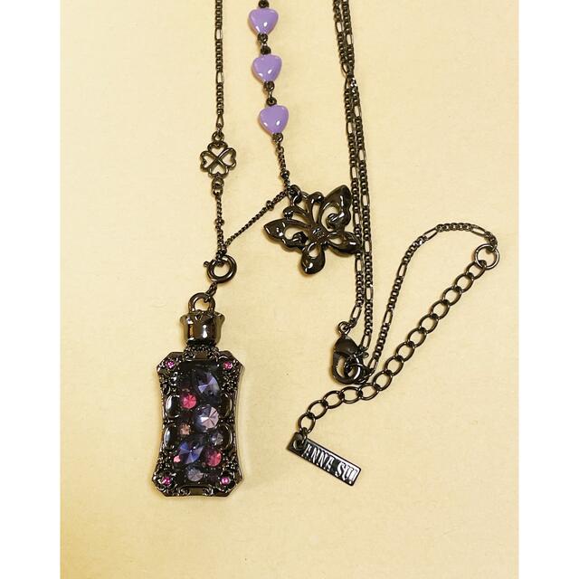 ANNA SUI(アナスイ)のANNA SUI アナスイ ロングネックレス 香水瓶 蝶ハートキラキラ パープル レディースのアクセサリー(ネックレス)の商品写真