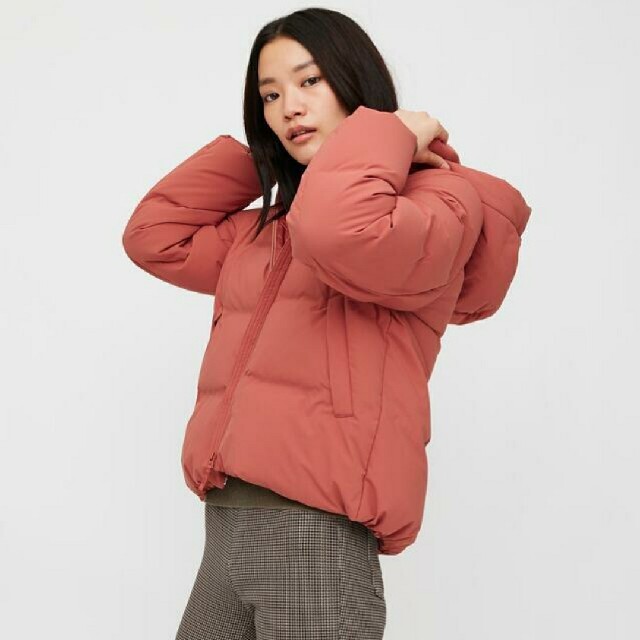 UNIQLO - シームレス ダウン パーカー Sサイズ くすみピンクの通販 by