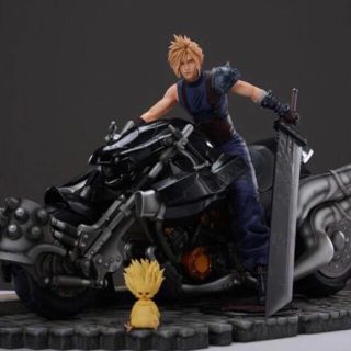 ファイナルファンタジー7 クラウド・ストライフ フィギュア ガレージ