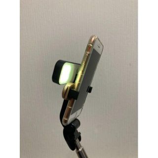 ✨フラッシュ付✨ホワイト❤超コンパクト 軽量 自撮り棒 三脚 無線の