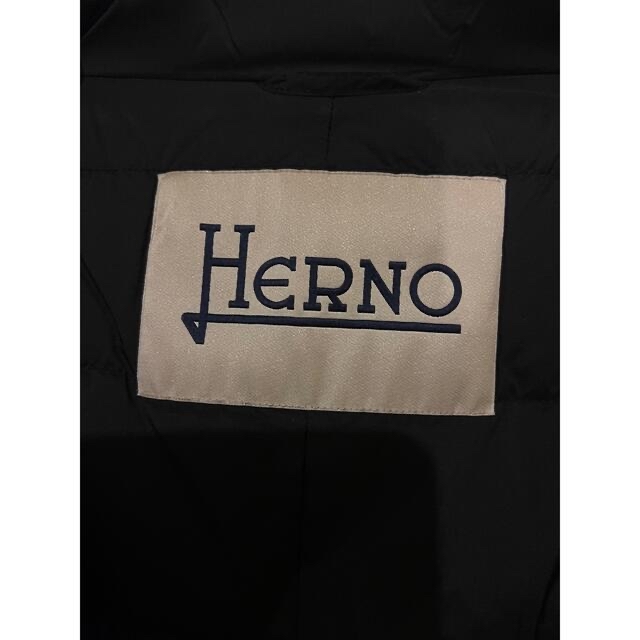 HERNO(ヘルノ)のヘルノ　HERNO ダウンコート　ブラック　38 ウエスト絞り　人気タイプ レディースのジャケット/アウター(ダウンコート)の商品写真