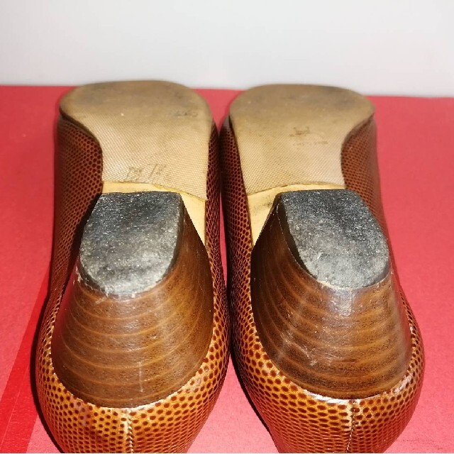 Salvatore Ferragamo(サルヴァトーレフェラガモ)のSaIvatore Ferrgamo  ヴァラ リボン パンプス レディースの靴/シューズ(ハイヒール/パンプス)の商品写真