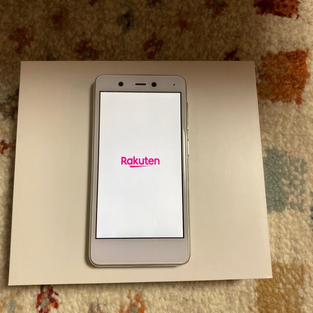 Rakuten(ラクテン)のRakuten mini c330 楽天ミニ　ホワイト スマホ/家電/カメラのスマートフォン/携帯電話(スマートフォン本体)の商品写真