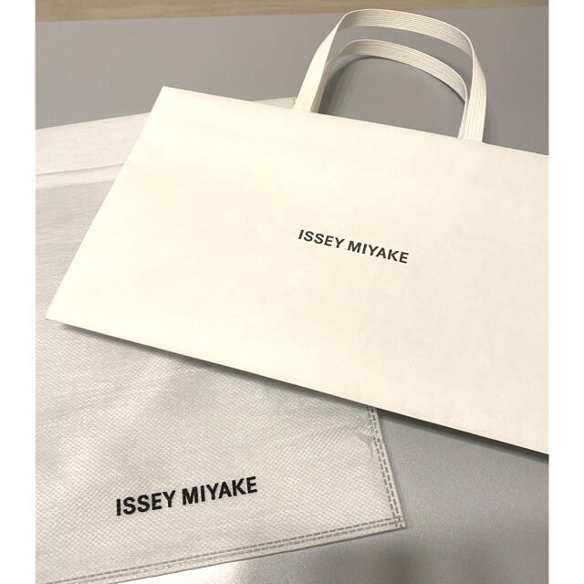 ISSEY MIYAKE(イッセイミヤケ)のイッセイミヤケ　ショップ袋・包装 レディースのバッグ(ショップ袋)の商品写真