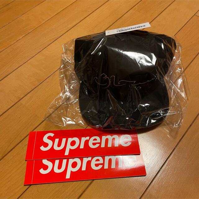 Supreme(シュプリーム)の【新品】Supreme Arabic Logo 5-Panel ブラック メンズの帽子(キャップ)の商品写真