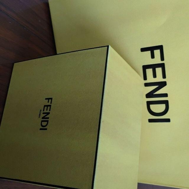 FENDI(フェンディ)のFENDIブレスレット レディースのファッション小物(その他)の商品写真
