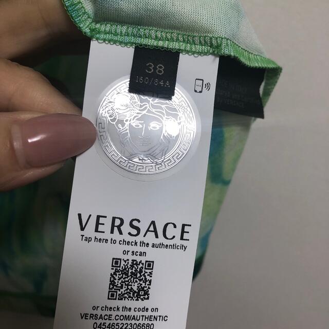 VERSACE(ヴェルサーチ)のVERSACE Tシャツ レディースのトップス(Tシャツ(半袖/袖なし))の商品写真