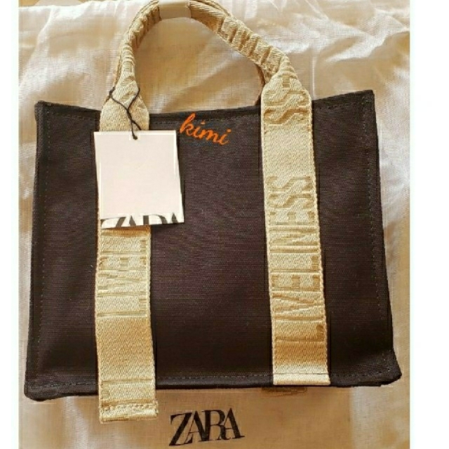 ZARA(ザラ)のZARA　黒　テキスト　ミニキャンバストートバッグ　ロゴストラップ　 レディースのバッグ(ショルダーバッグ)の商品写真