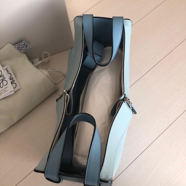 LOEWE(ロエベ)のロエベ　ハンモックバッグ　水色 レディースのバッグ(ハンドバッグ)の商品写真