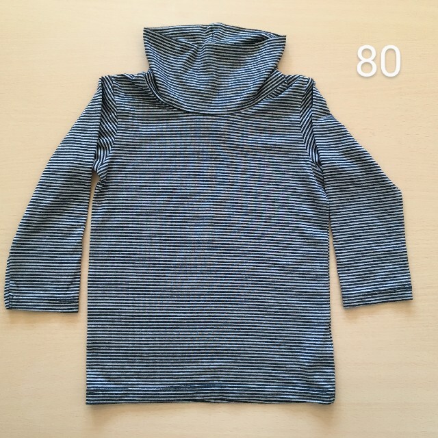 UNIQLO(ユニクロ)のUNIQLO BABY ハイネック 80·90 キッズ/ベビー/マタニティのベビー服(~85cm)(シャツ/カットソー)の商品写真