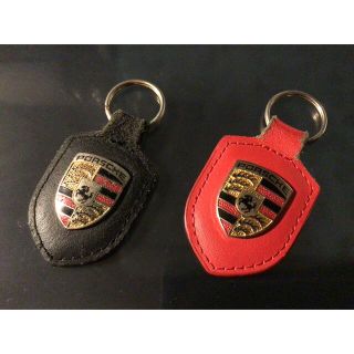 ポルシェ(Porsche)のPORSCHEキーホルダー【レッド】お値下げしました！(キーホルダー)