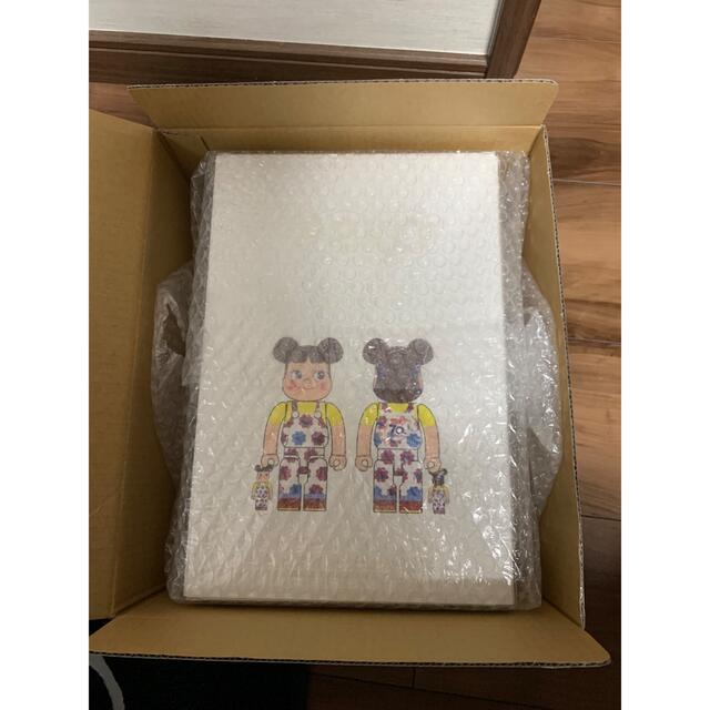 エンタメ/ホビーBE@RBRICK ペコちゃん ミルキー70周年デザイン 100％ & 400％