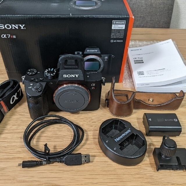 ミラーレス一眼SONY α7iii 本体 シャッター数219 美品