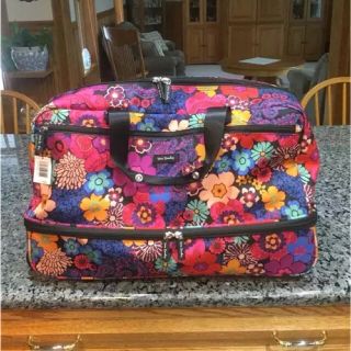 キャリーケース　美品　vera bradley 花柄　スーツケース　可愛い