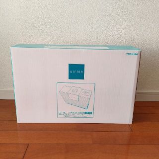 トウシバ(東芝)の【新品・未使用】TOSHIBA 空気消臭機 airion DAC-2400(W)(空気清浄器)